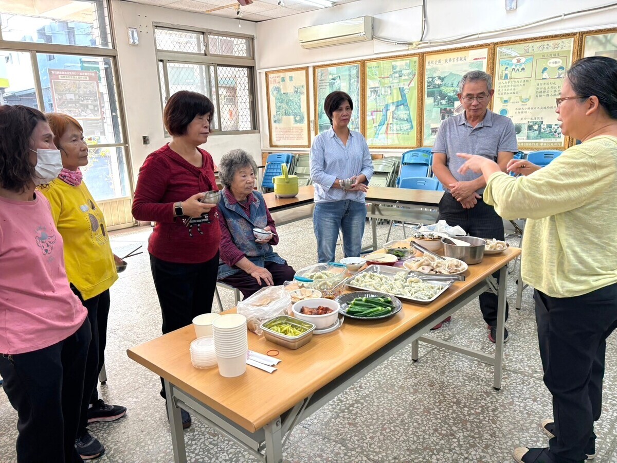 114 | 南屯長青學苑開辦樂活健康食堂，推動銀髮膳食健康圖片