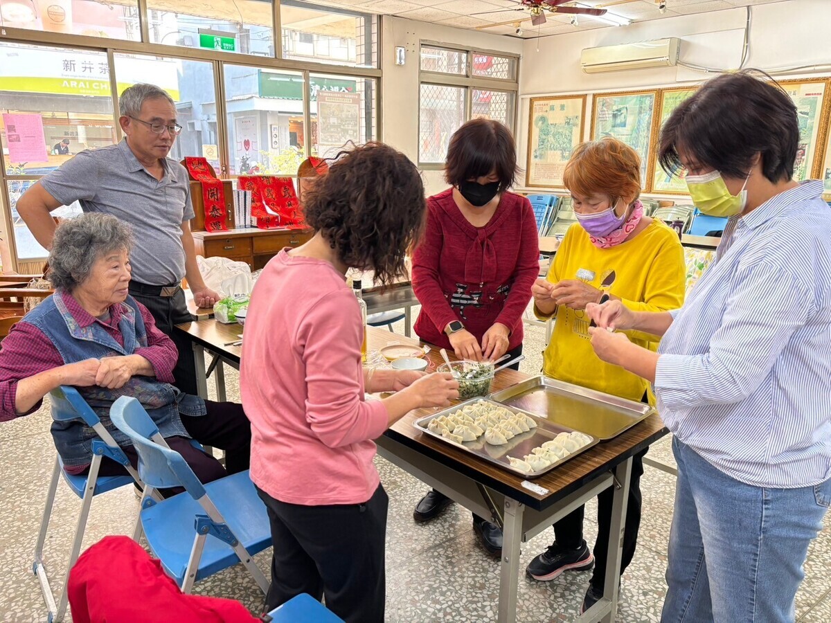 114 | 南屯長青學苑開辦樂活健康食堂，推動銀髮膳食健康圖片