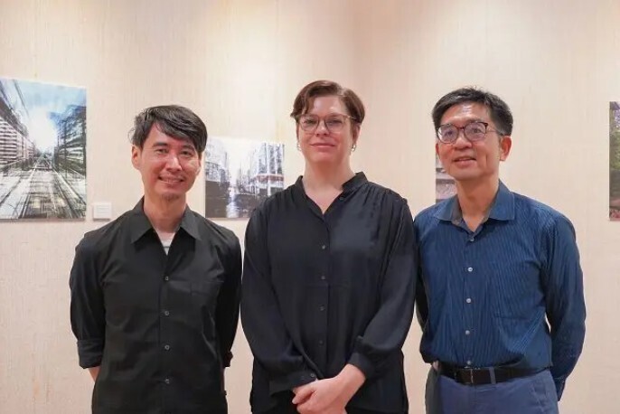 113 | 南非藝術家受邀朝陽科技大學展出 ，多媒體創作受注目圖片