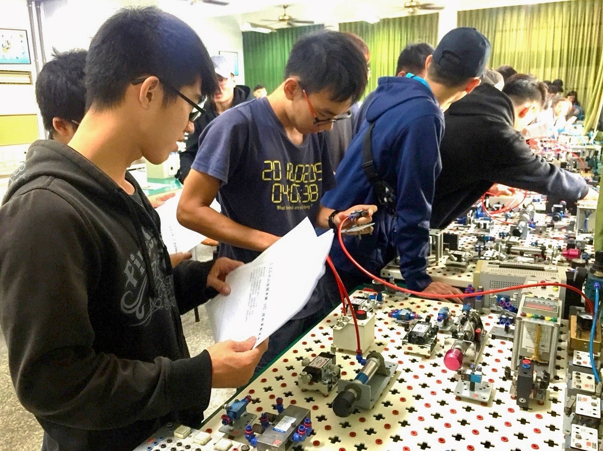 114 | 朝陽科技大學獲頒產學合作績優單位，理工學院表現亮眼圖片