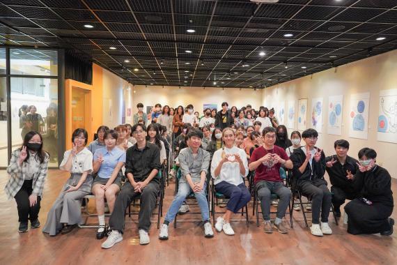 113 | 朝陽科技大學視傳系學子策展，俄羅斯藝術家創作受好評圖片