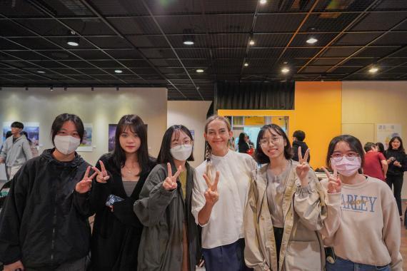 113 | 朝陽科技大學視傳系學子策展，俄羅斯藝術家創作受好評圖片